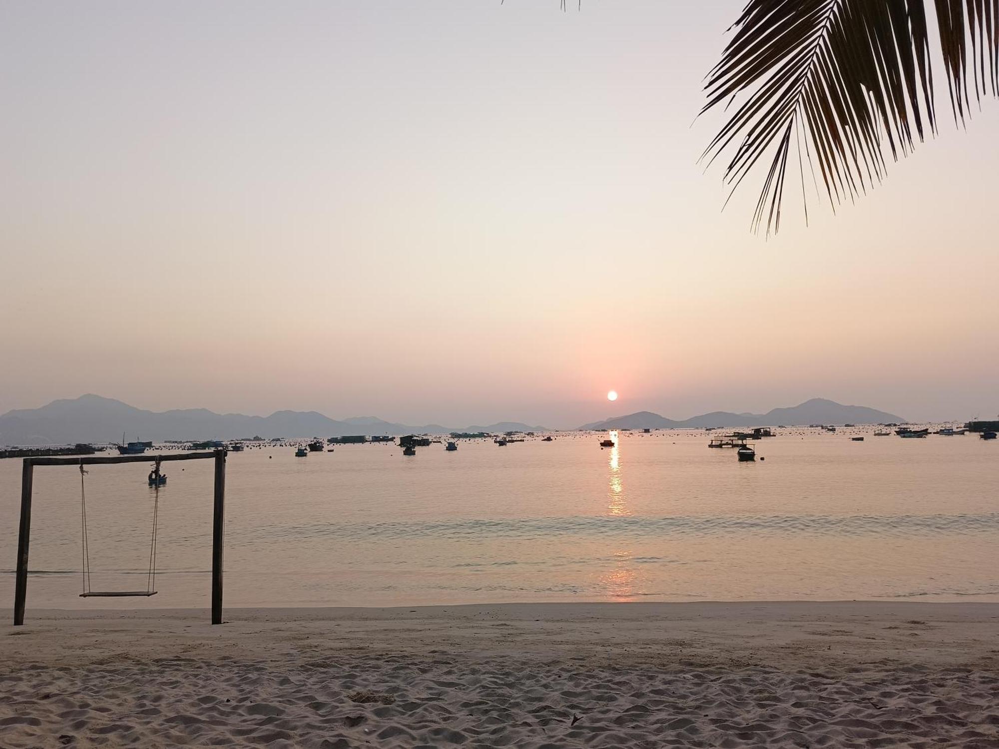 The Sunrise Anh Tu Hotel Cam Ranh Buitenkant foto